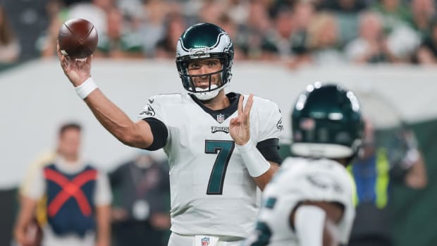 Eagles quarterback Joe Flacco throws pass